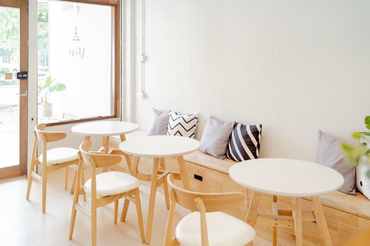 Viv Hometel&Cafe Чиангмай Екстериор снимка