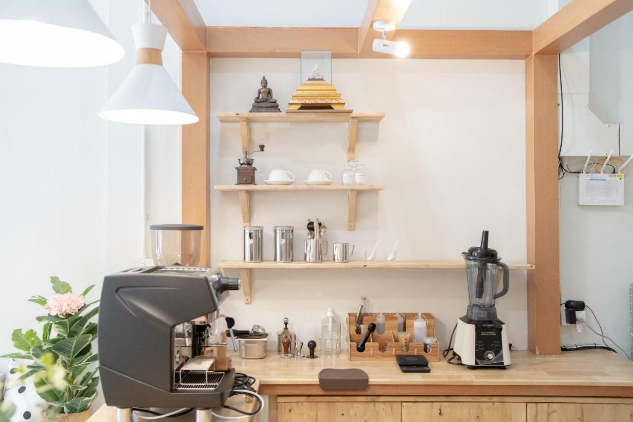 Viv Hometel&Cafe Чиангмай Екстериор снимка